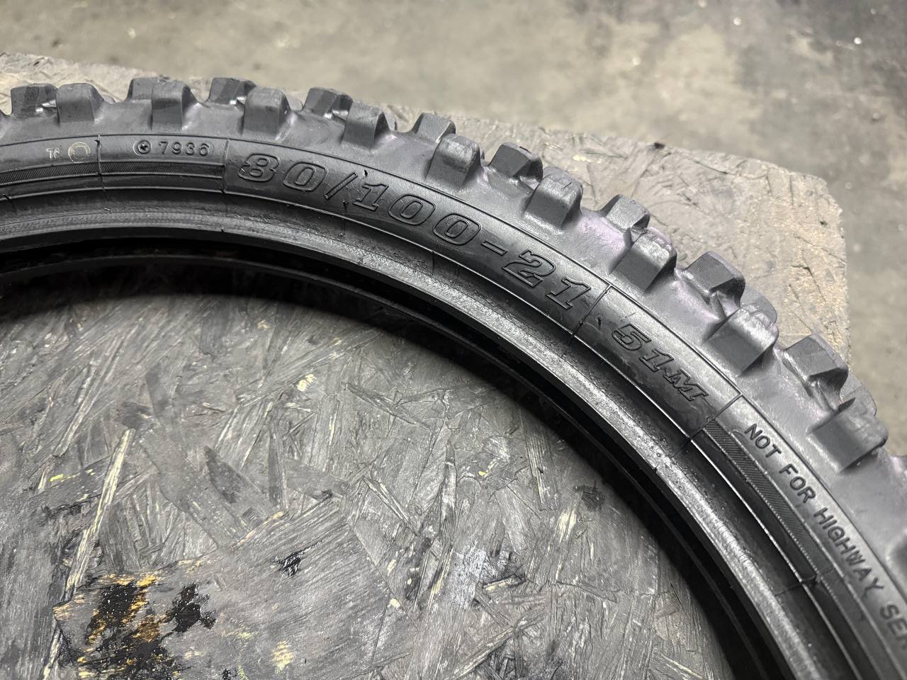 80/100 R21 Dunlop Geomax MX33F