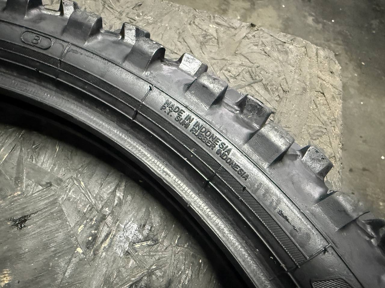 80/100 R21 Dunlop Geomax MX33F