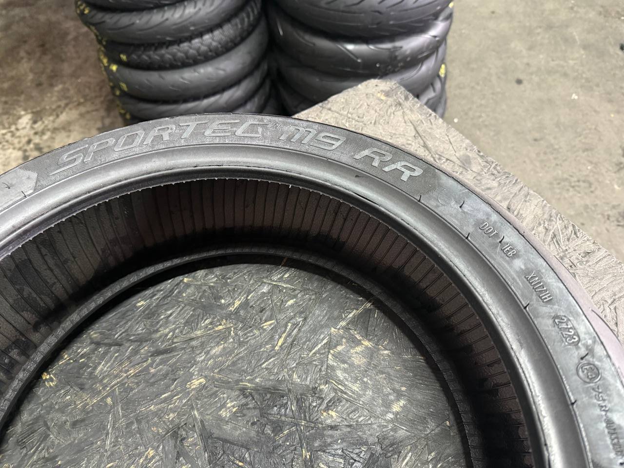 180/55 R17 Metzeler Sportec M9 RR