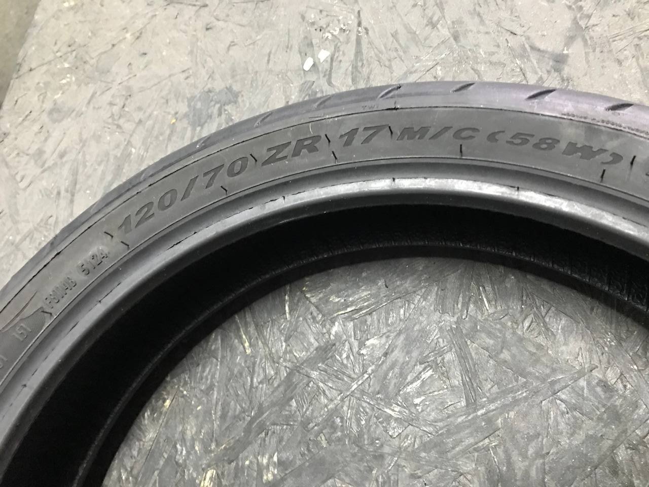 120/70 R17 Pirelli Angel GT II