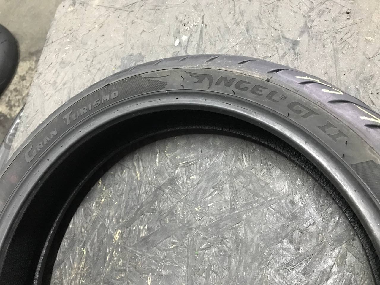 120/70 R17 Pirelli Angel GT II