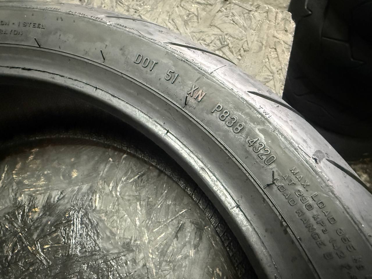 180/55 R17 Metzeler Roadtec Z8 Interact