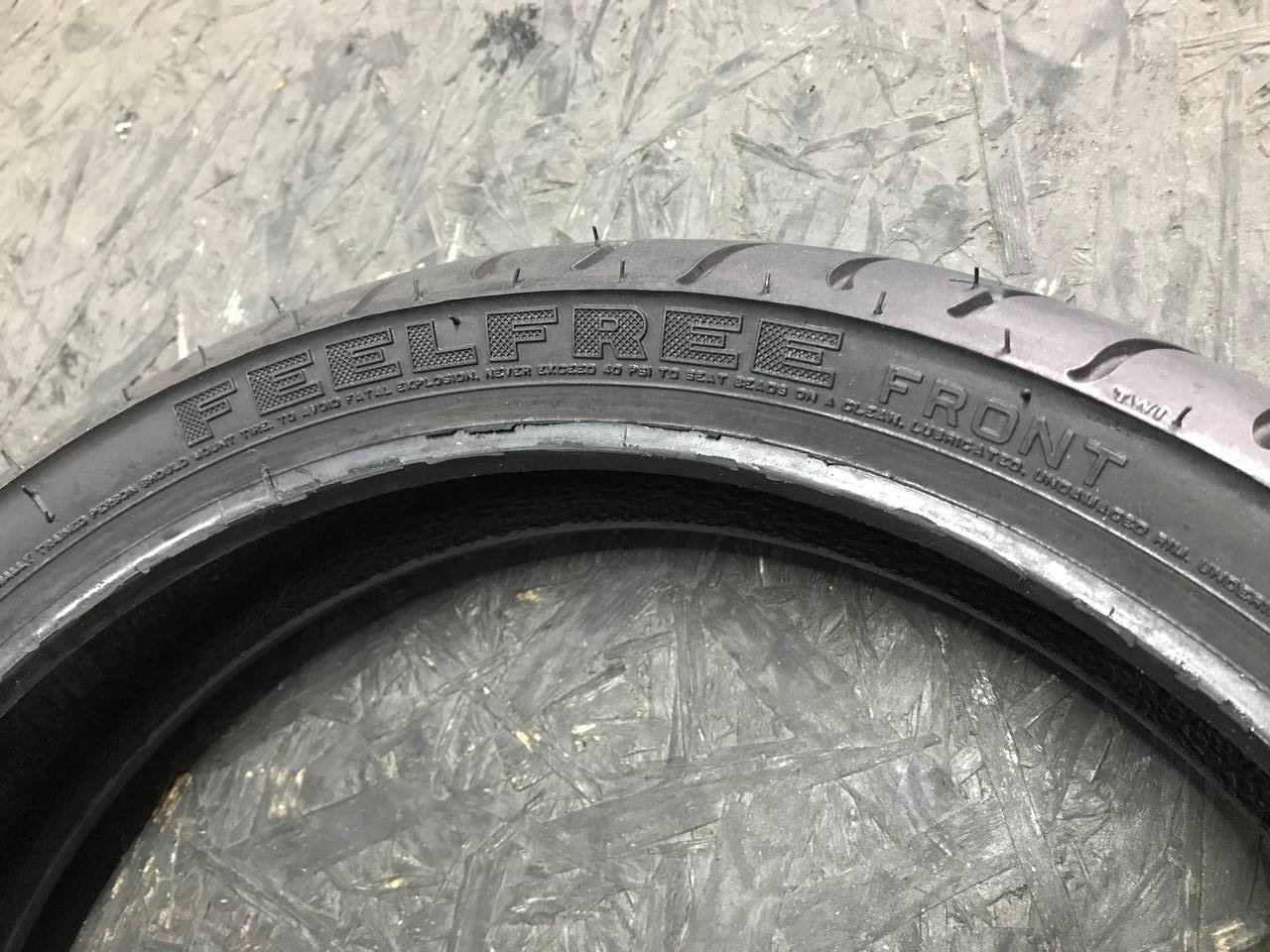 110/70 R16 Metzeler Feelfree