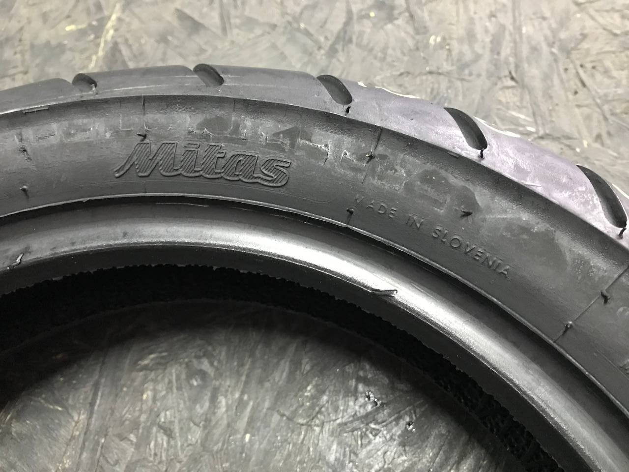 120/70 R12 Mitas 