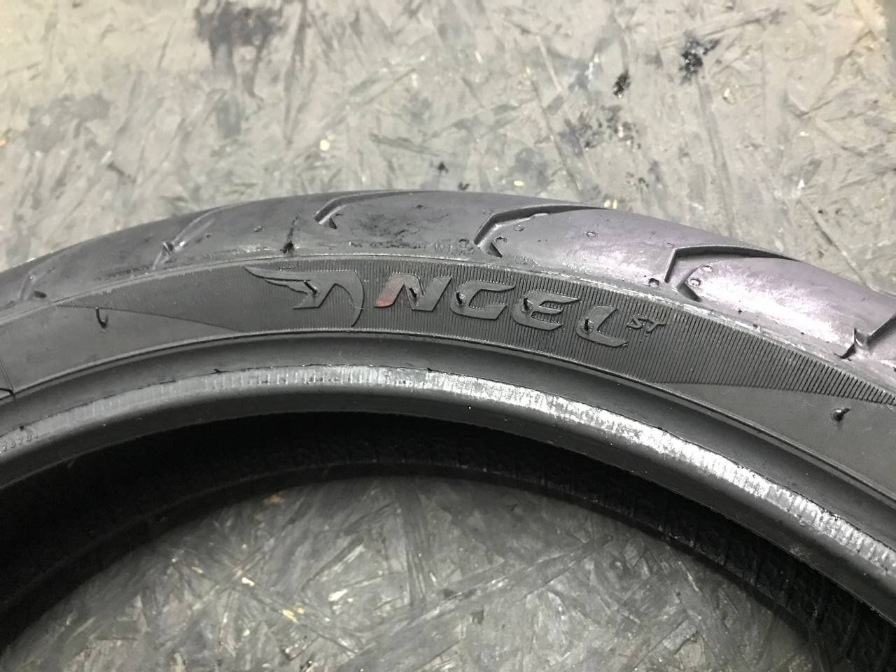 120/70 R17 Pirelli Angel ST