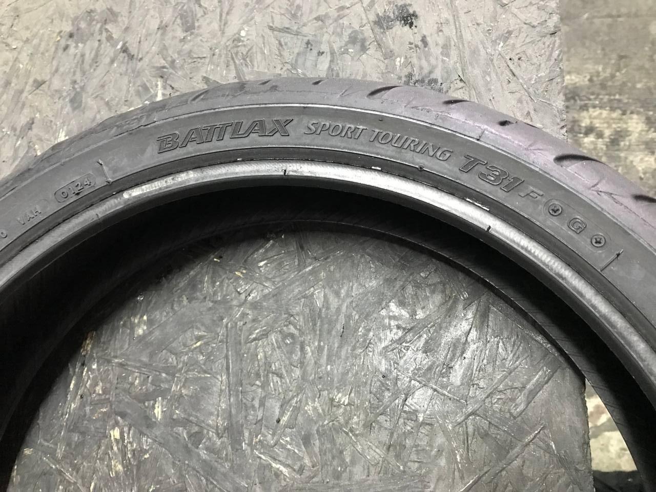 120/70 R17 Bridgestone Battlax Sport Touring T31F