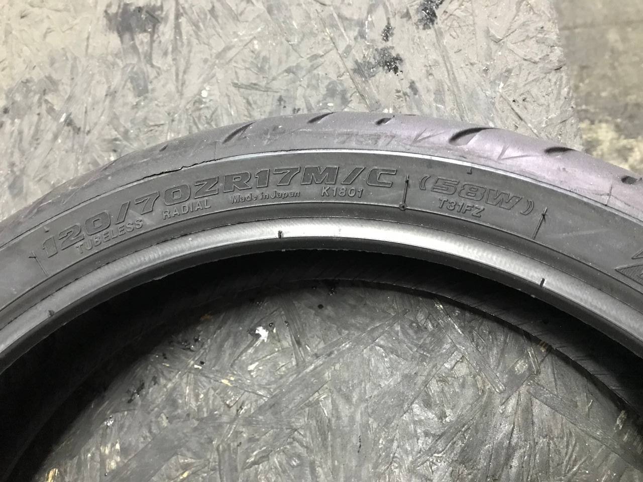 120/70 R17 Bridgestone Battlax Sport Touring T31F