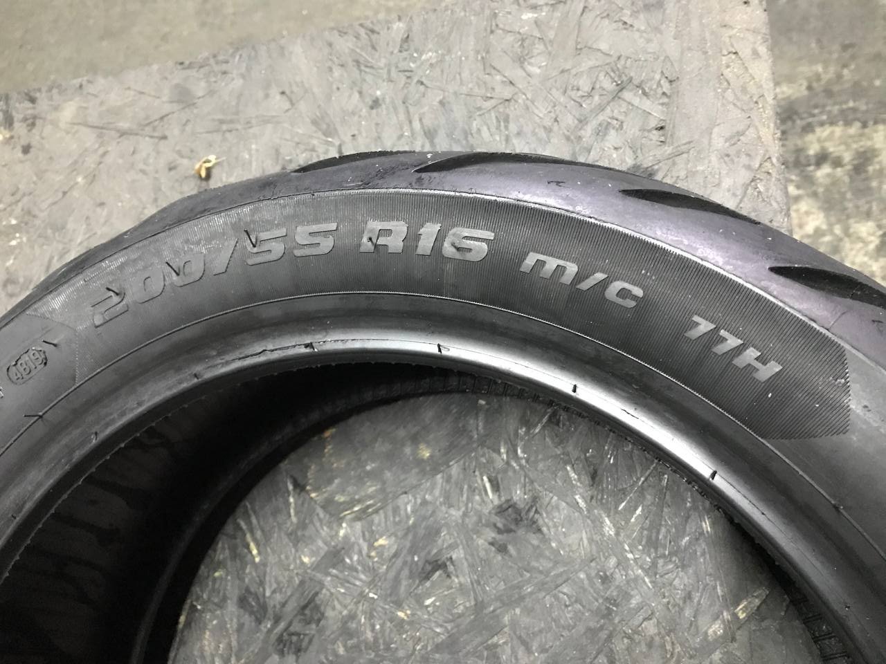 200/55 R16 Metzeler Cruisetec