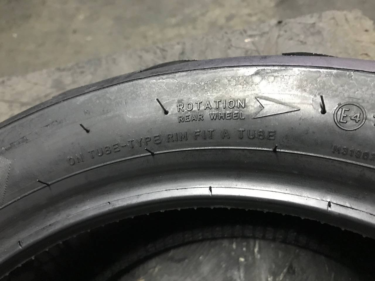 200/55 R16 Metzeler Cruisetec
