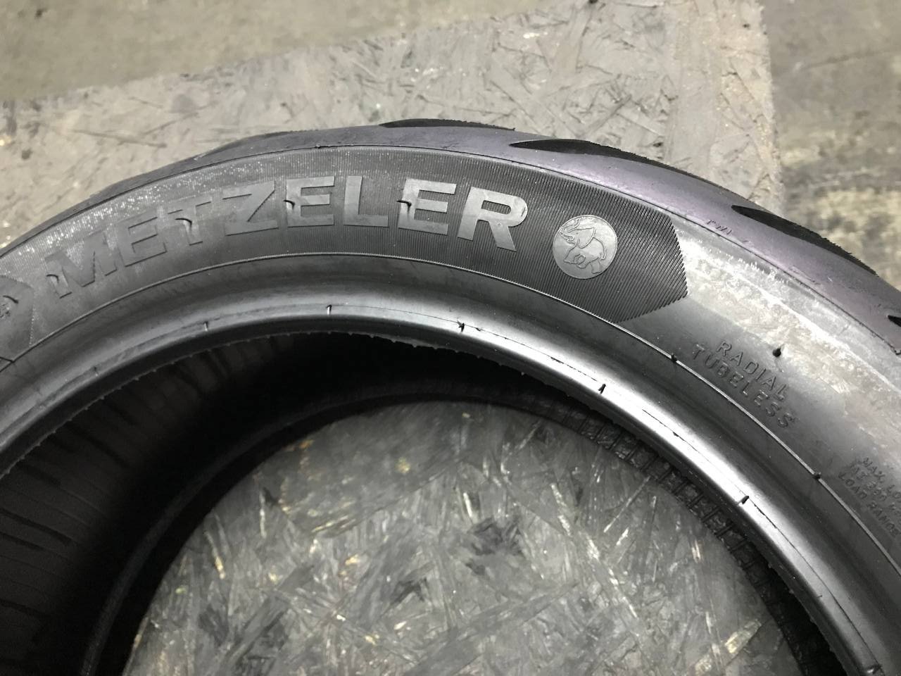 200/55 R16 Metzeler Cruisetec