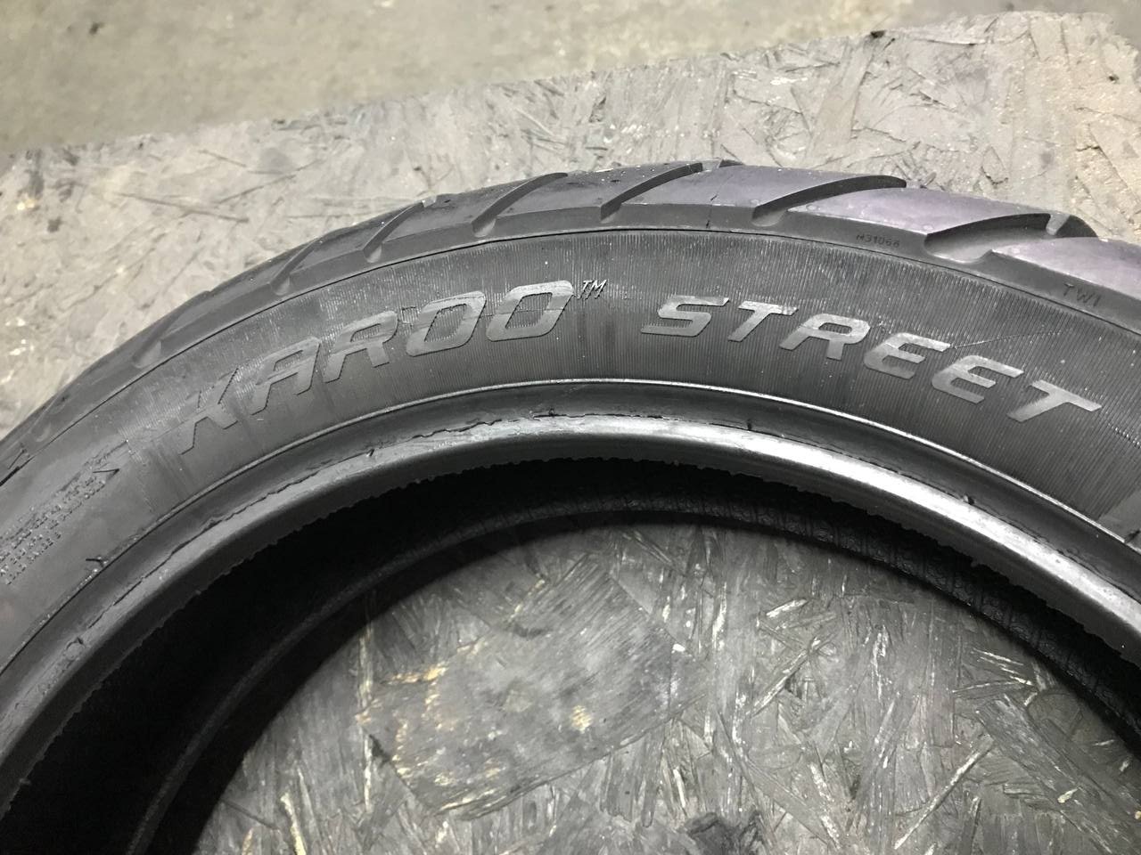 150/70 R17 Metzeler Karoo Street