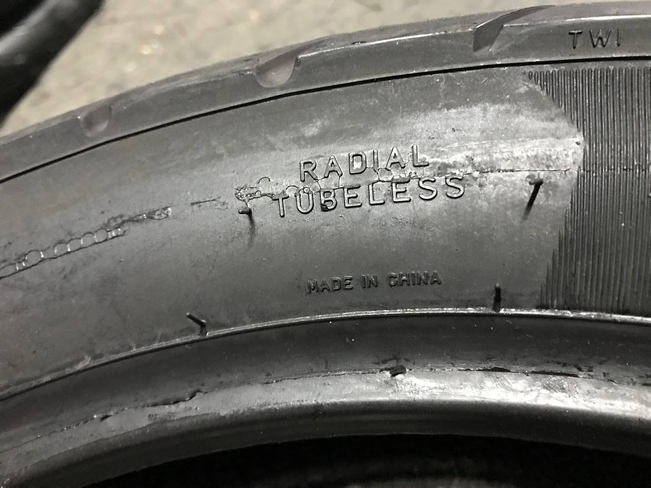 150/70 R17 Metzeler Karoo Street