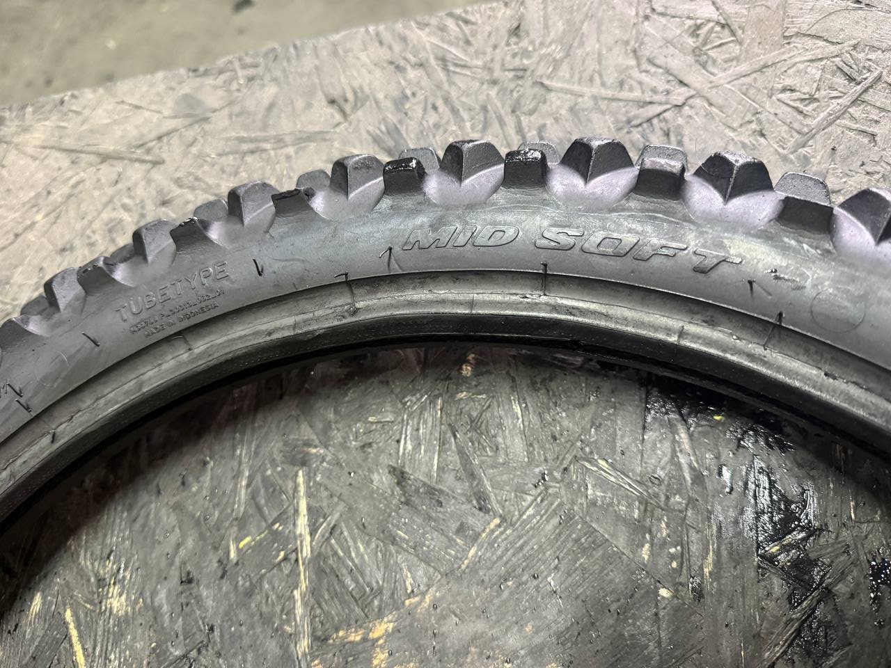 70/100 R19 Pirelli Scorpion MX32