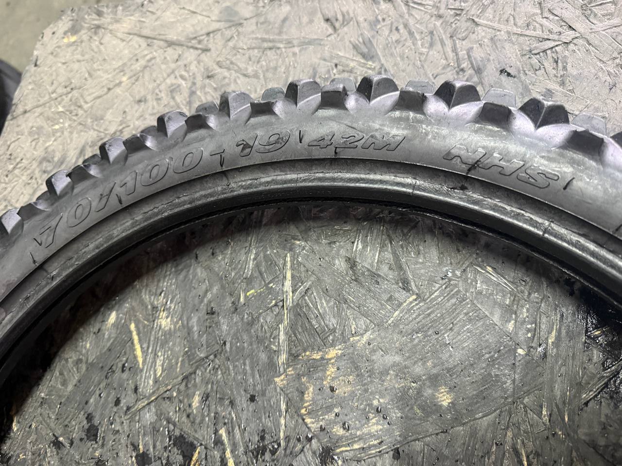 70/100 R19 Pirelli Scorpion MX32