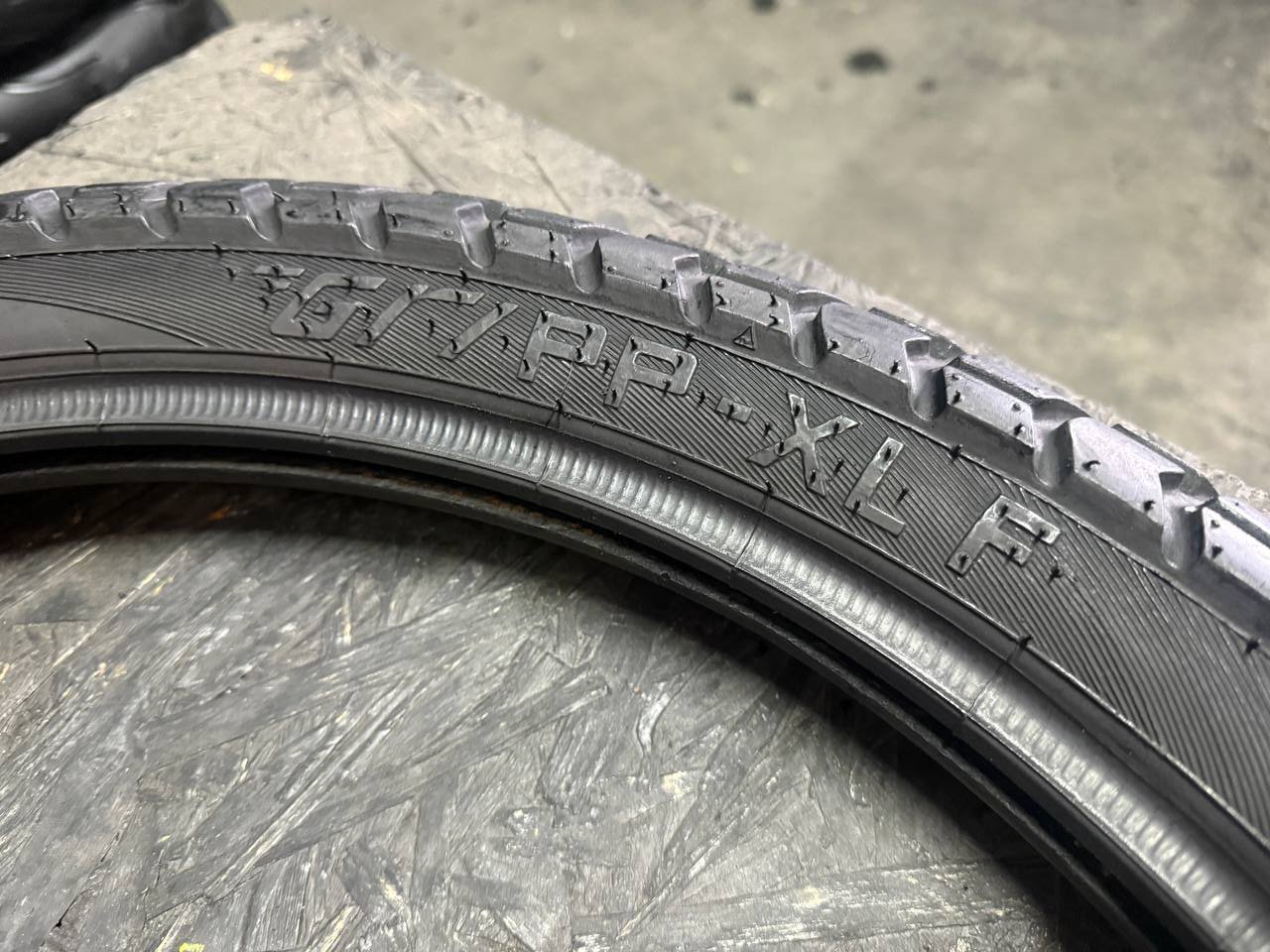 90/90 R21 Ceat Gripp-XL F