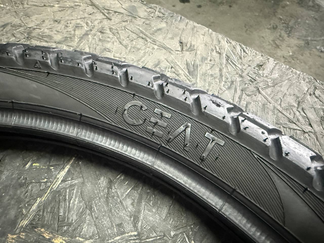 90/90 R21 Ceat Gripp-XL F