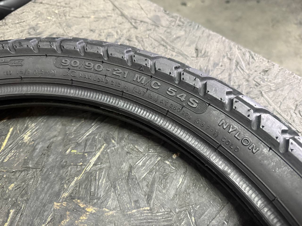 90/90 R21 Ceat Gripp-XL F