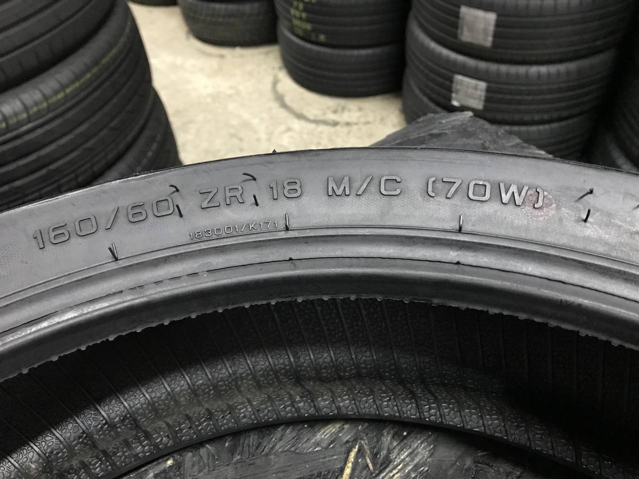 160/60 R18 Metzeler Roadtec Z6
