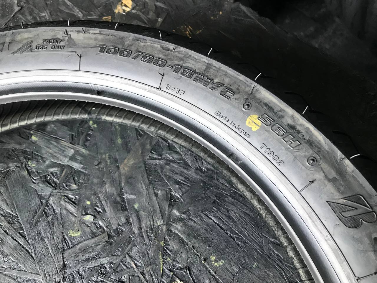 100/90 R18 Bridgestone Battlax BT46F