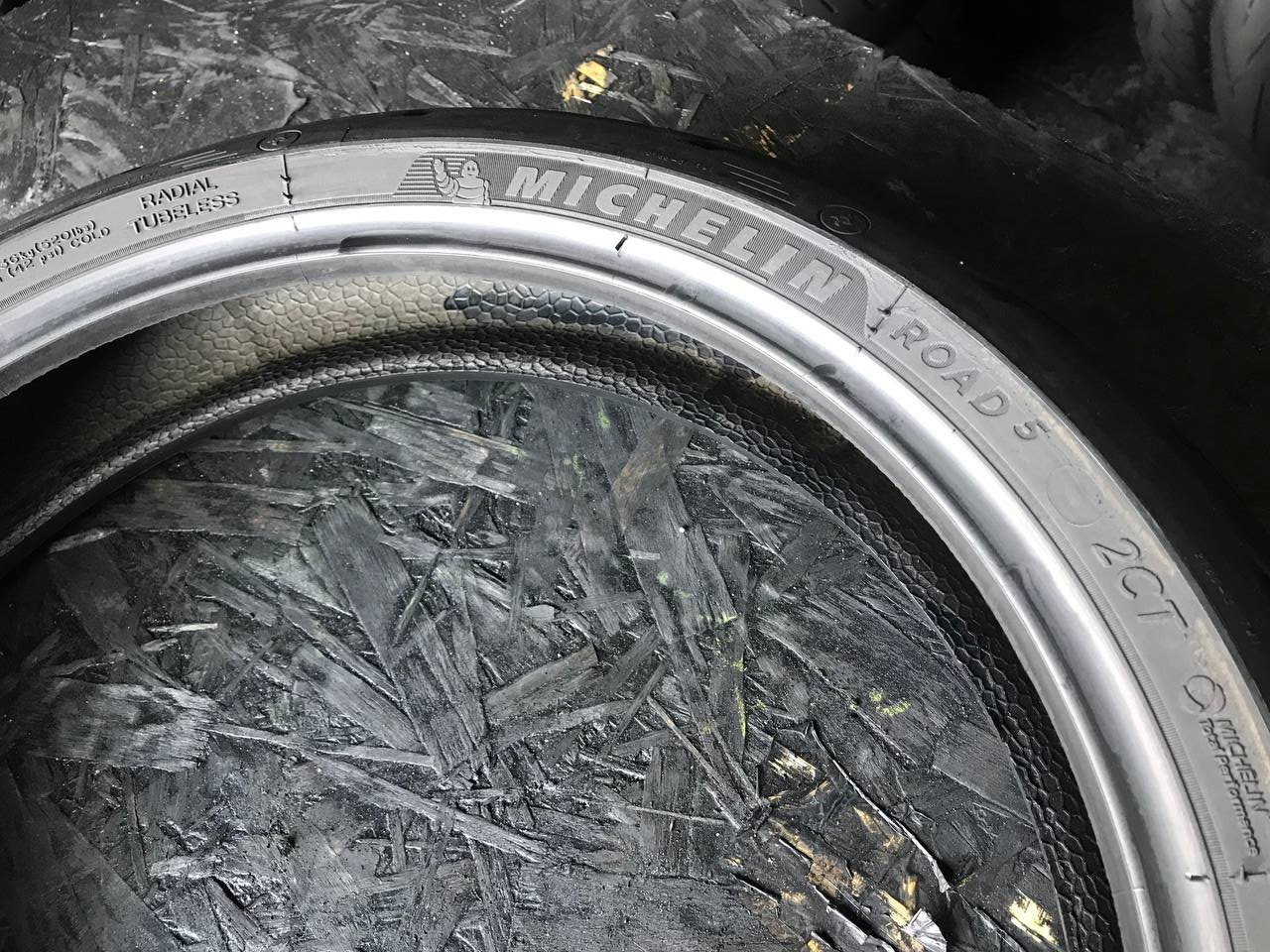 120/70 R17 Michelin Road 5