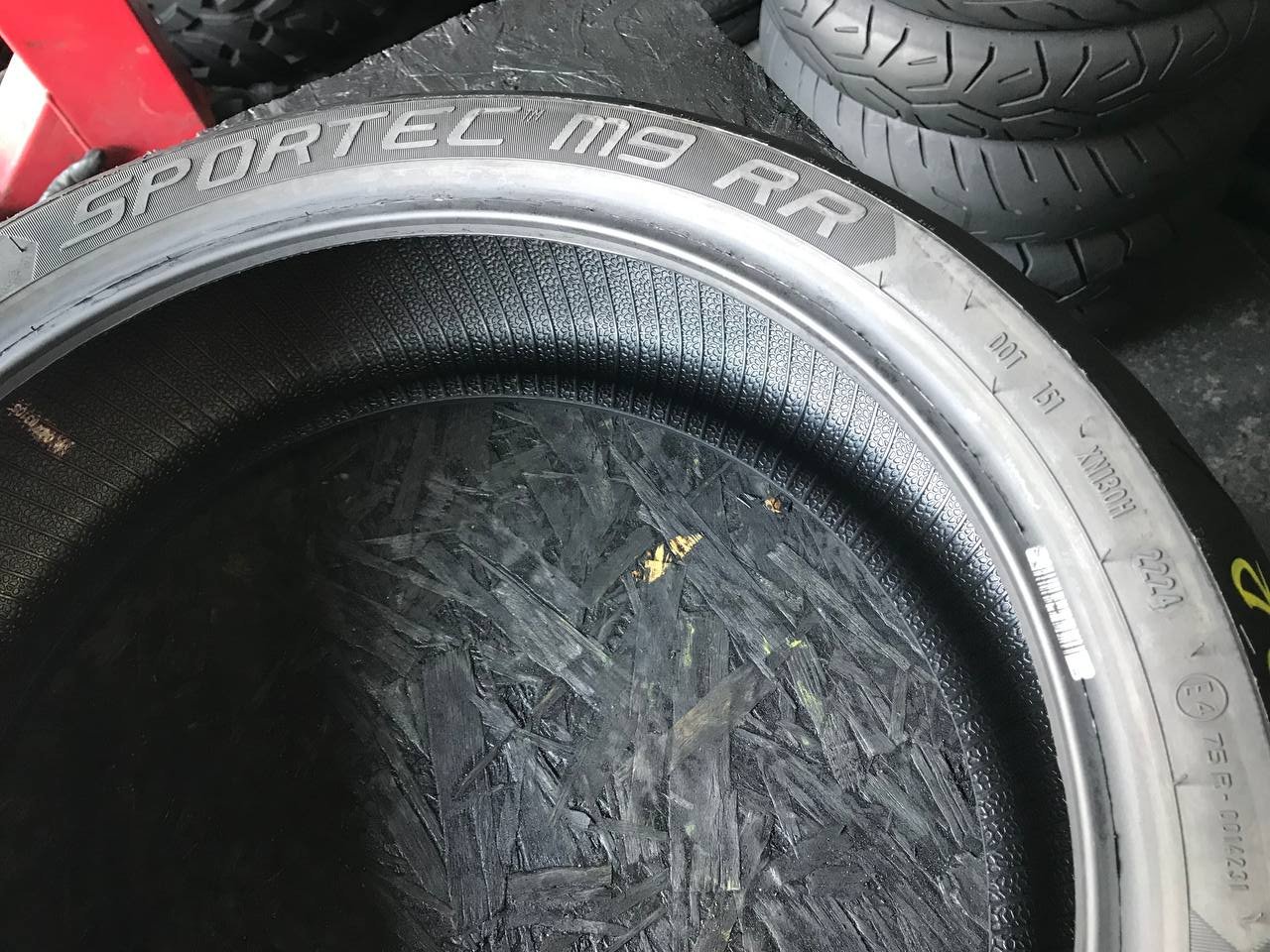 180/55 R17 Metzeler Sportec M9 RR