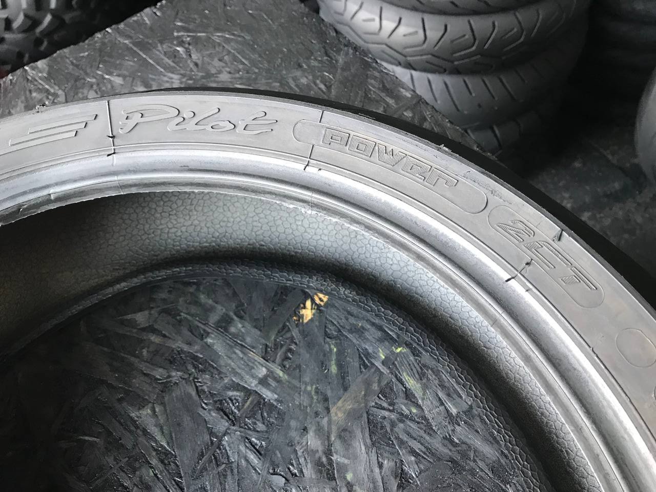 180/55 R17 Michelin Pilot Power 2CT