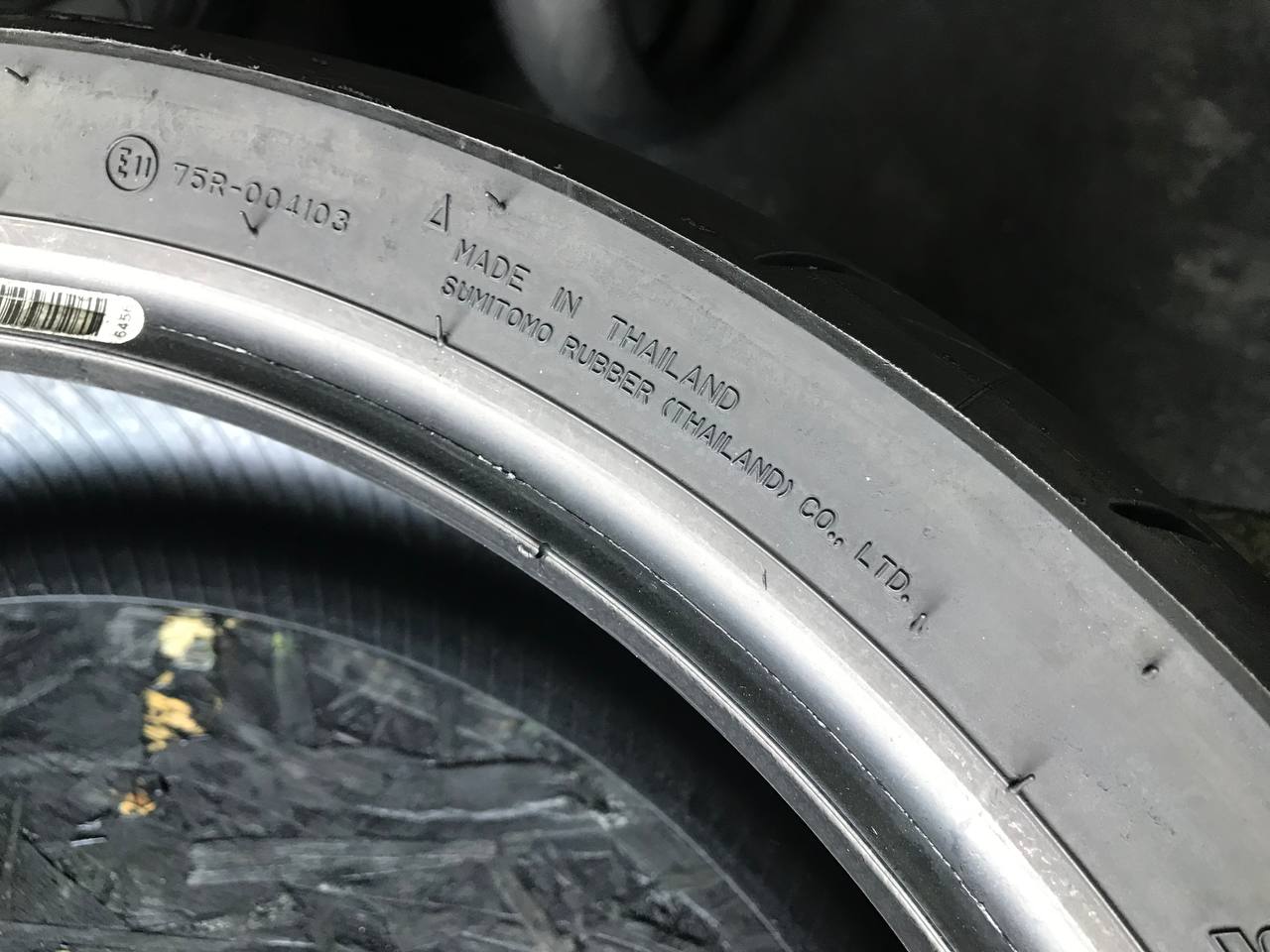 180/55 R17 Dunlop SportMax RoadSport 2