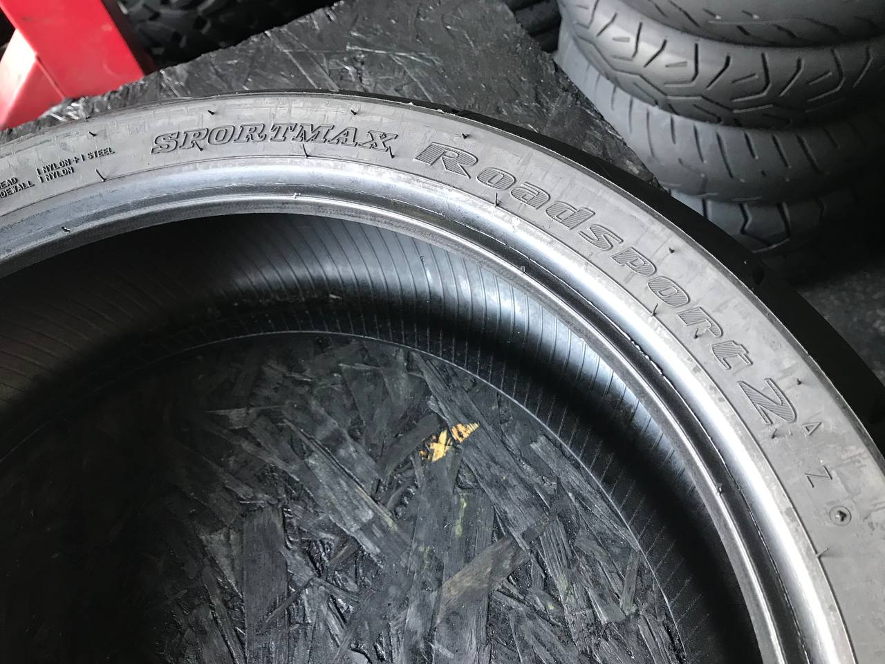 180/55 R17 Dunlop SportMax RoadSport 2