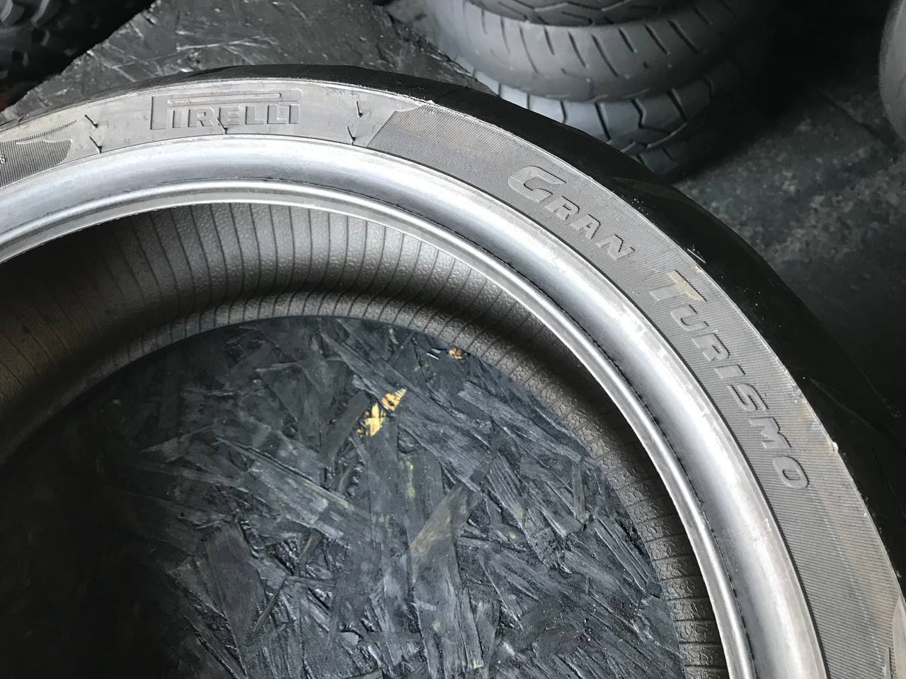 180/55 R17 Pirelli Angel GT II
