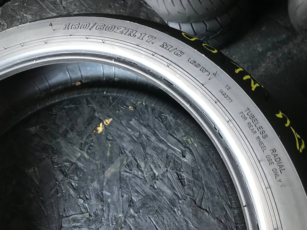 160/60 R17 Dunlop SportMax D214