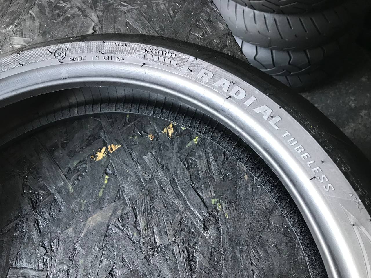 110/70 R17 CST Adreno HS AS5