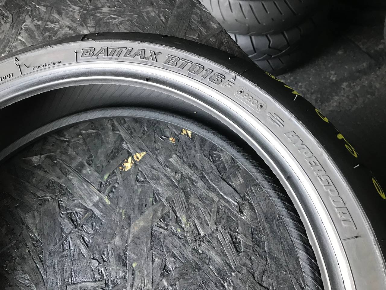 120/70 R17 Bridgestone Battlax Hypersport BT016F