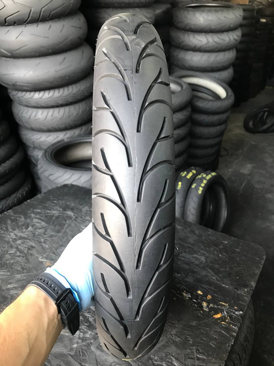 100/90 R17 Continental ContiGO