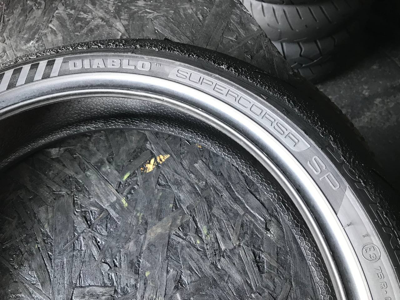 120/70 R17 Pirelli Diablo Supercorsa SP
