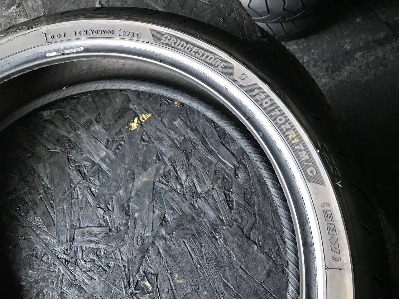 120/70 R17 Bridgestone Battlax Hypersport S23F