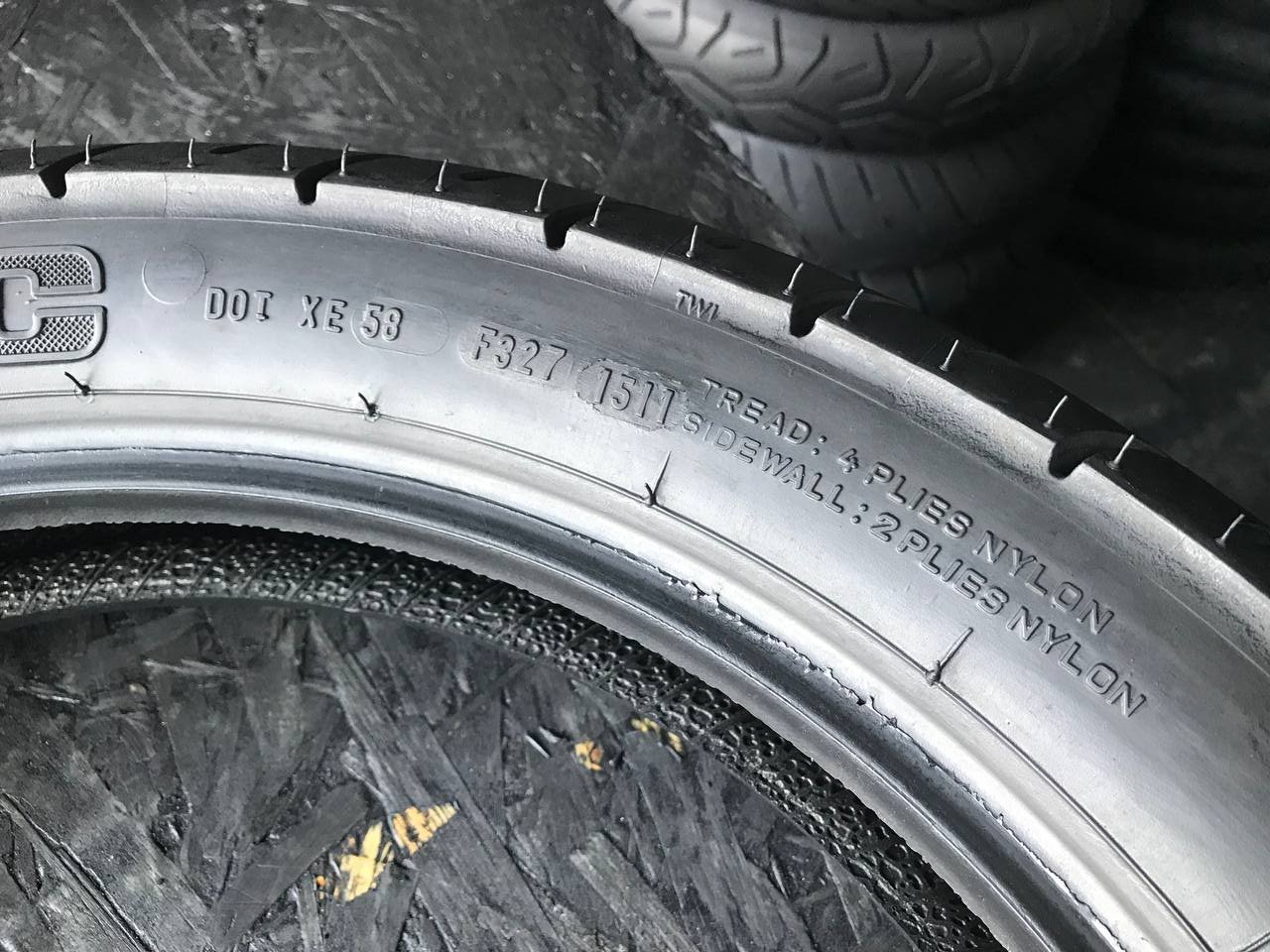 130/80 R17 Metzeler Lasertec