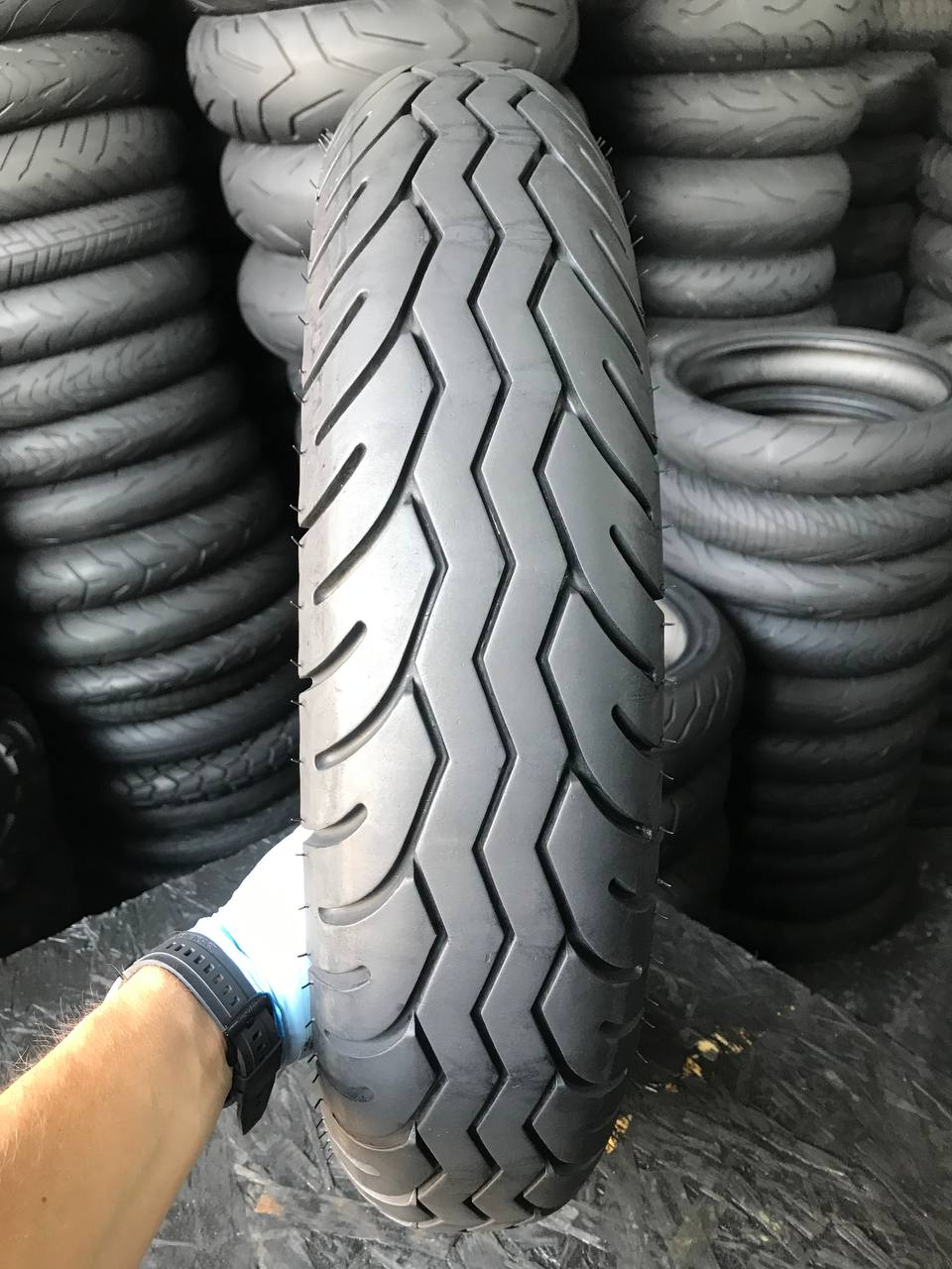 130/80 R17 Metzeler Lasertec