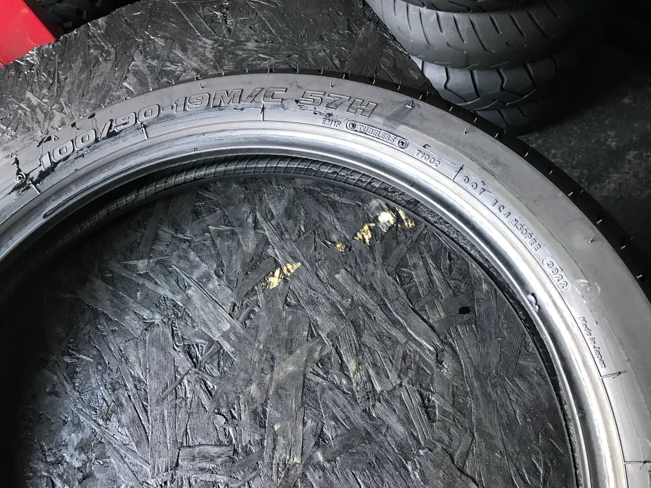 100/90 R19 Bridgestone Exedra Max