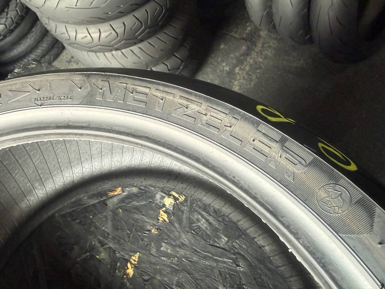 260/40 R18 Metzeler Cruisetec