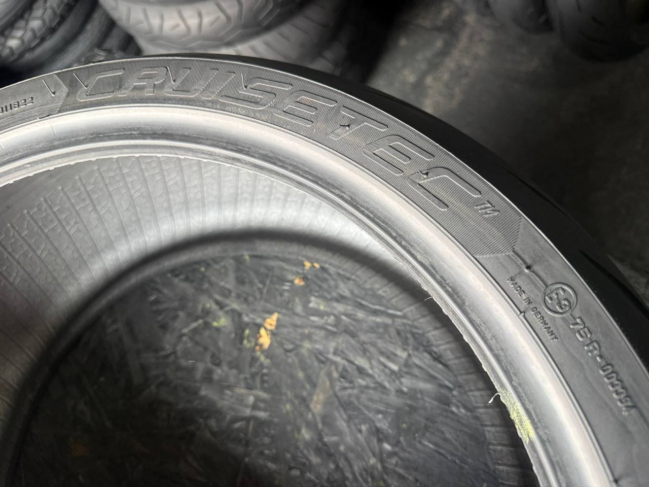 260/40 R18 Metzeler Cruisetec
