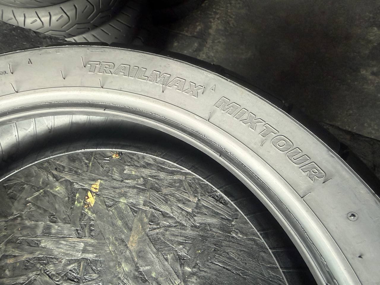 160/60 R17 Dunlop Trailmax Mixtour
