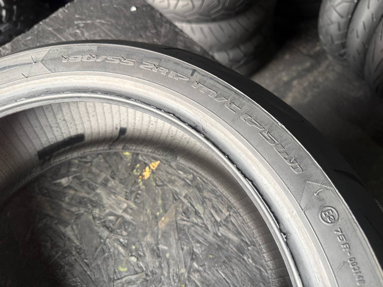 190/55 R17 Metzeler Sportec M7 RR