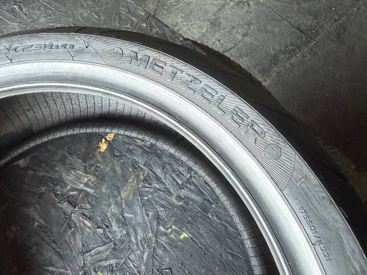 180/55 R17 Metzeler Roadtec Z8 Interact