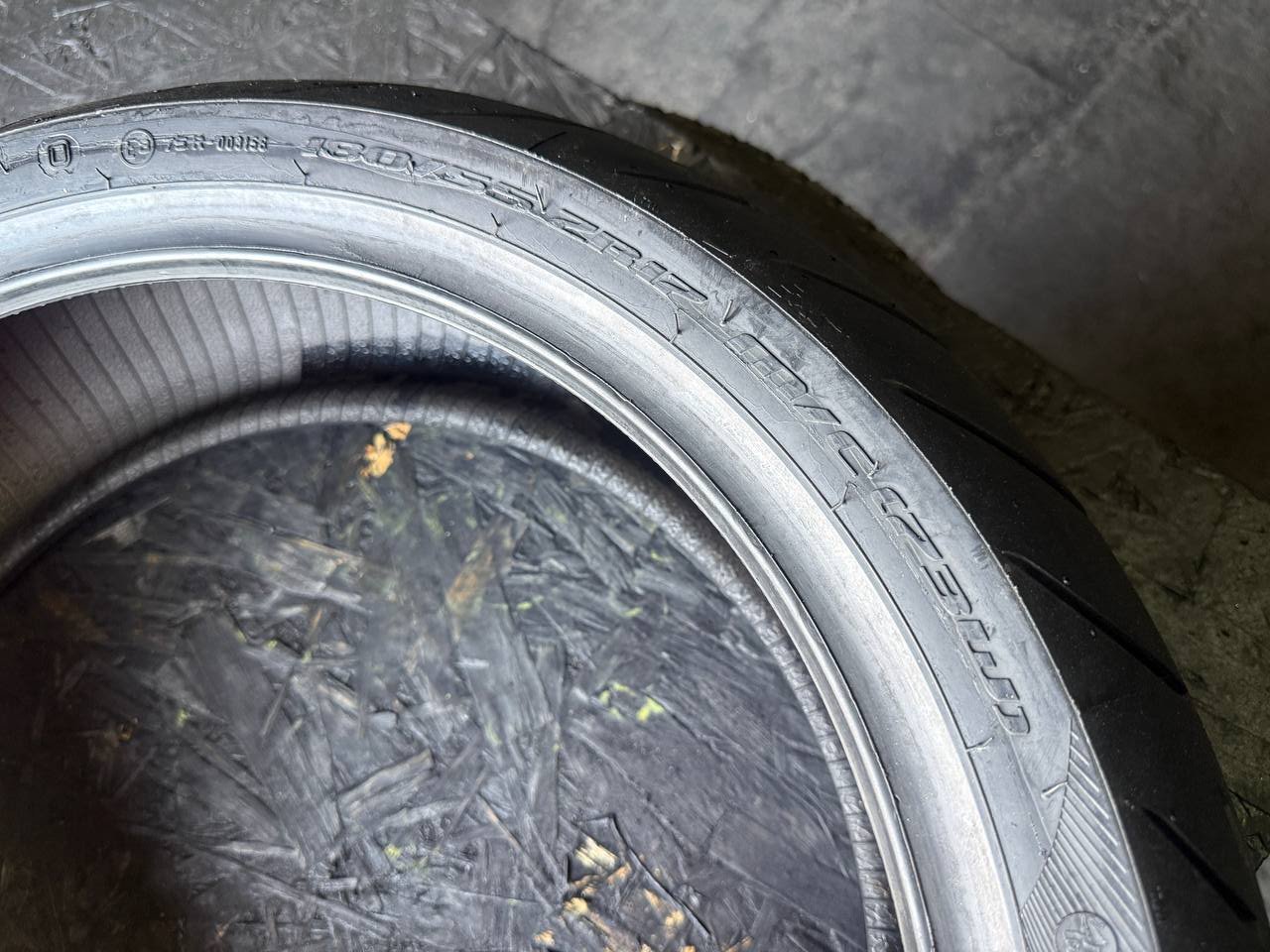 180/55 R17 Metzeler Roadtec Z8 Interact