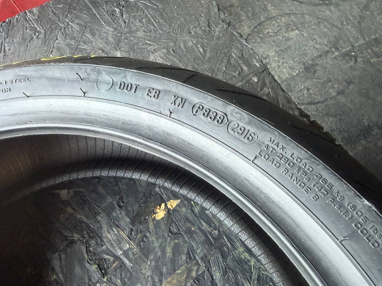 180/55 R17 Metzeler Roadtec Z8 Interact