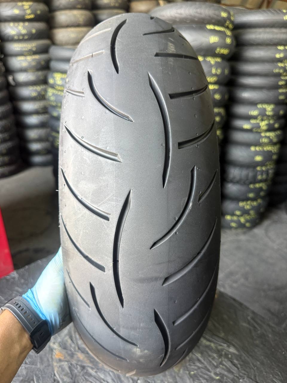180/55 R17 Metzeler Roadtec Z8 Interact