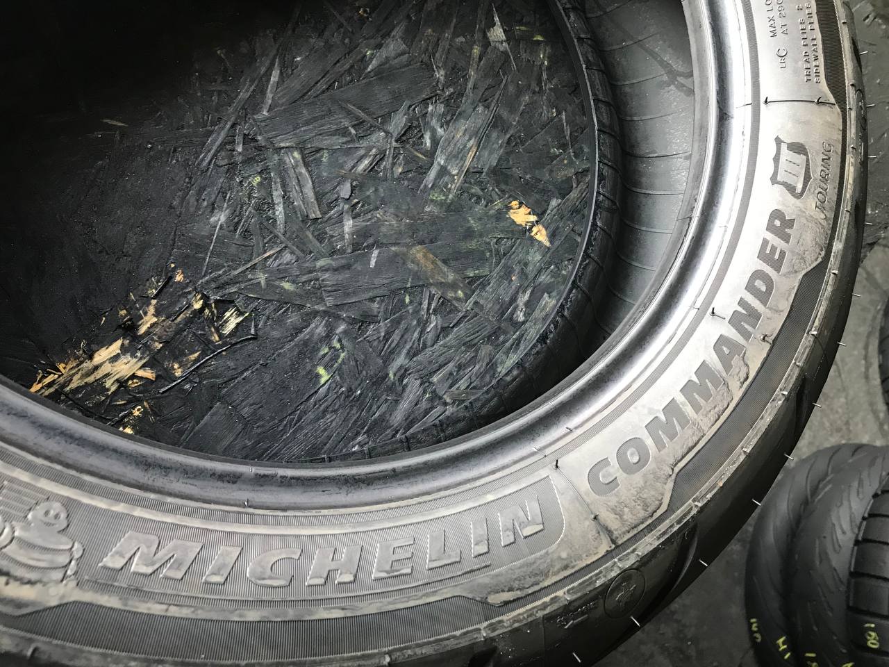 180/65 R16 Michelin Commander III