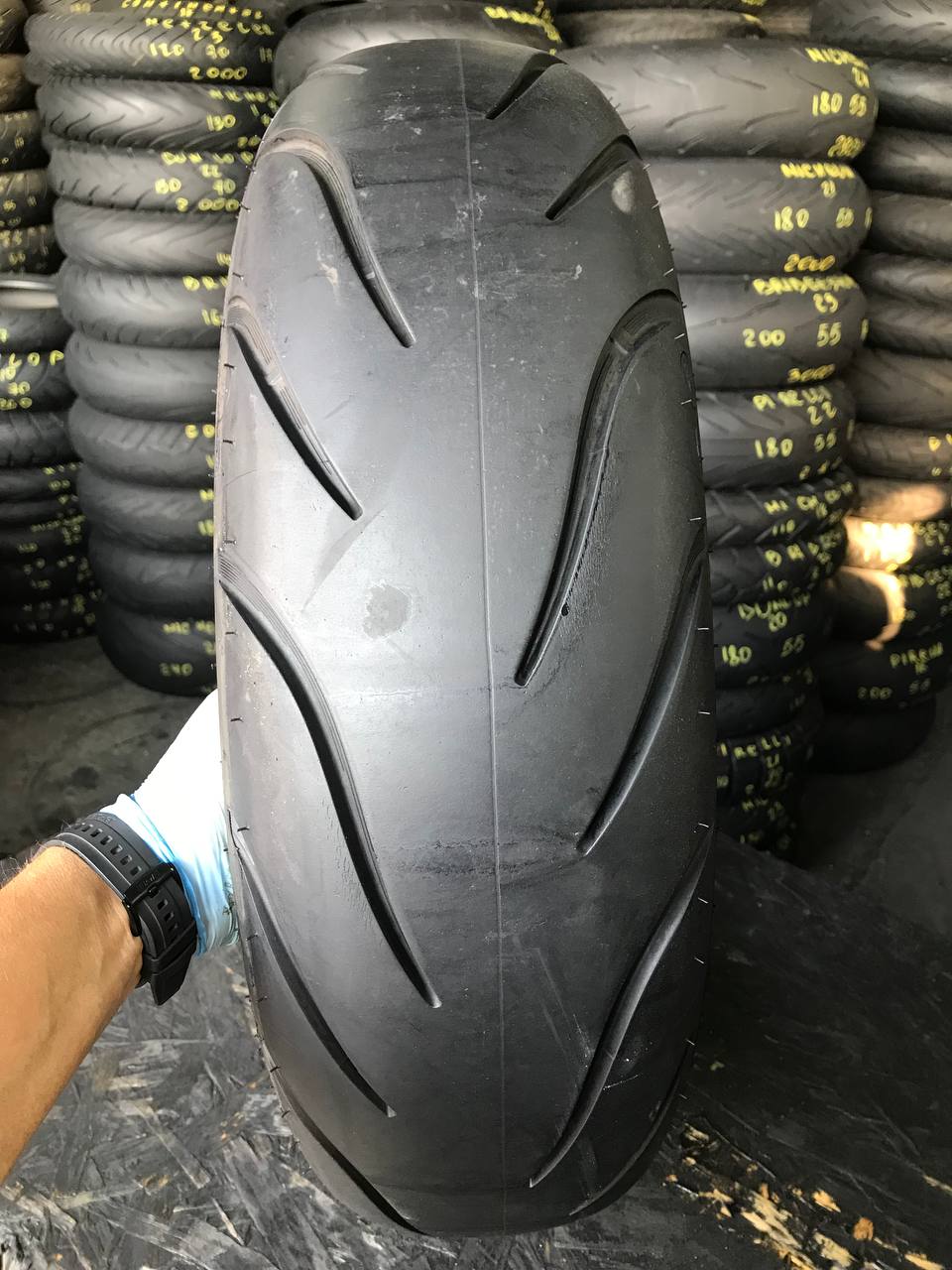 180/65 R16 Michelin Commander III