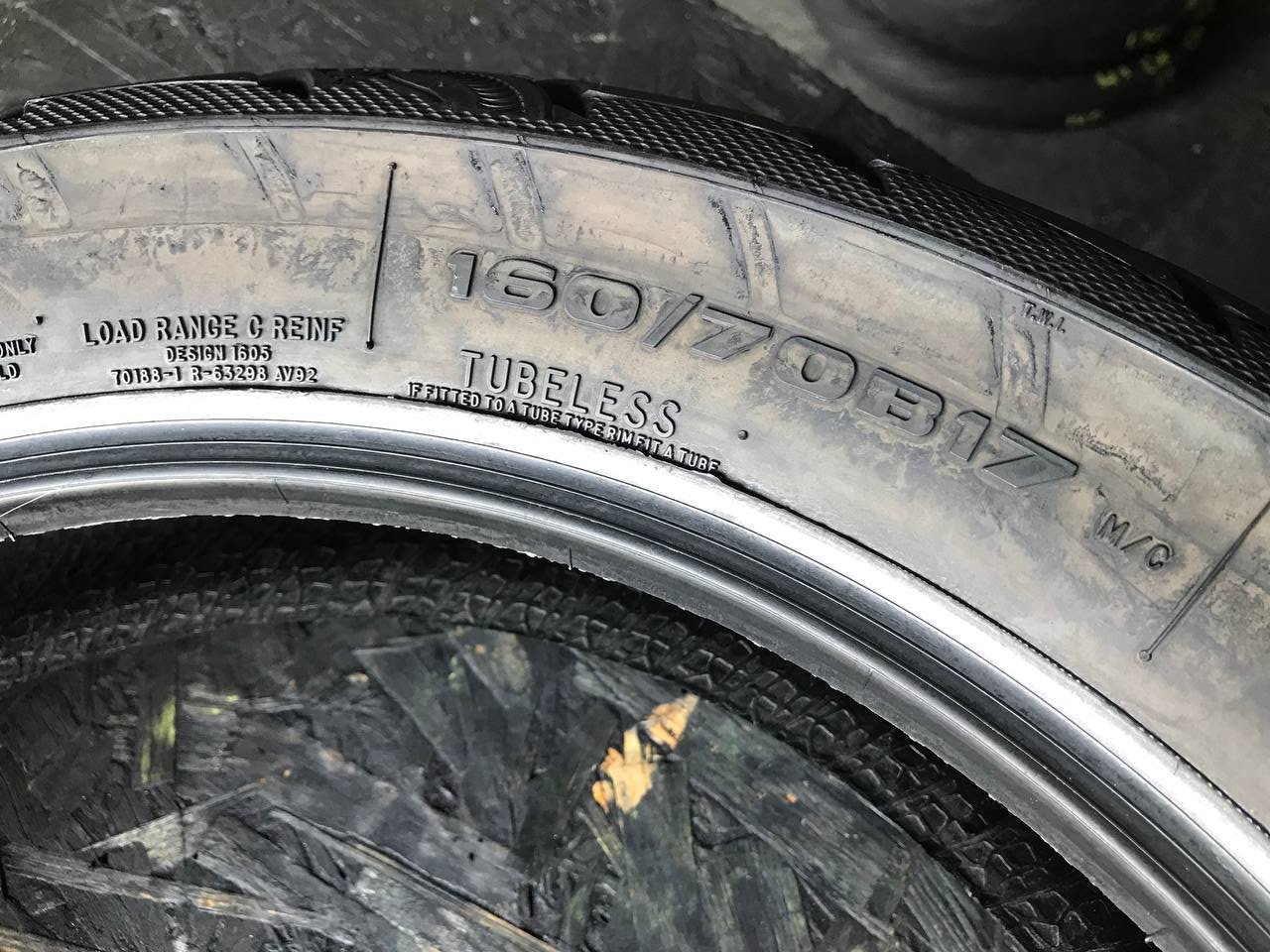 160/70 R17 Avon AV92 Cobra Chrome