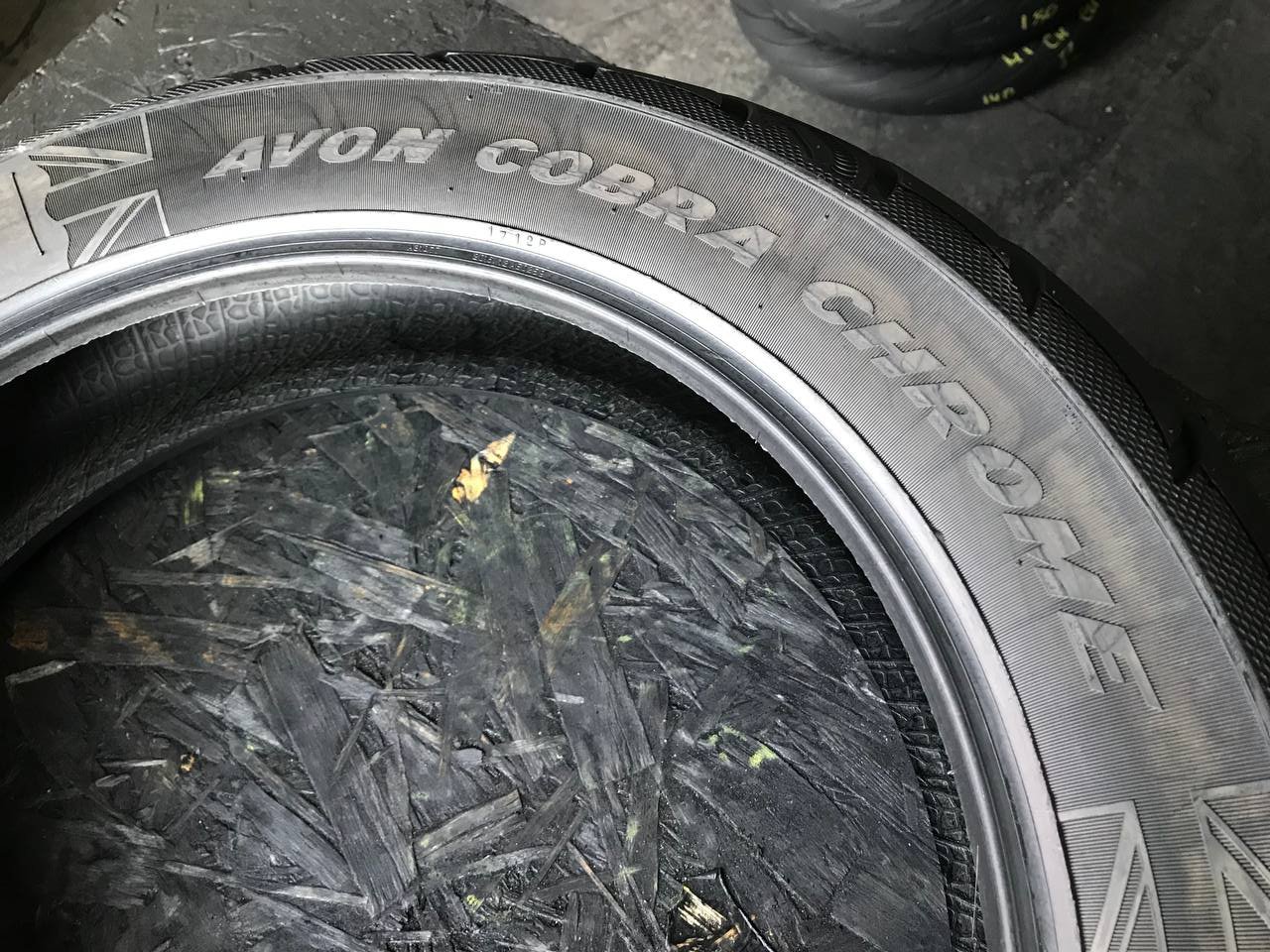 160/70 R17 Avon AV92 Cobra Chrome